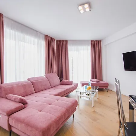 Pink Sahara Near City Center Oradea Extérieur photo