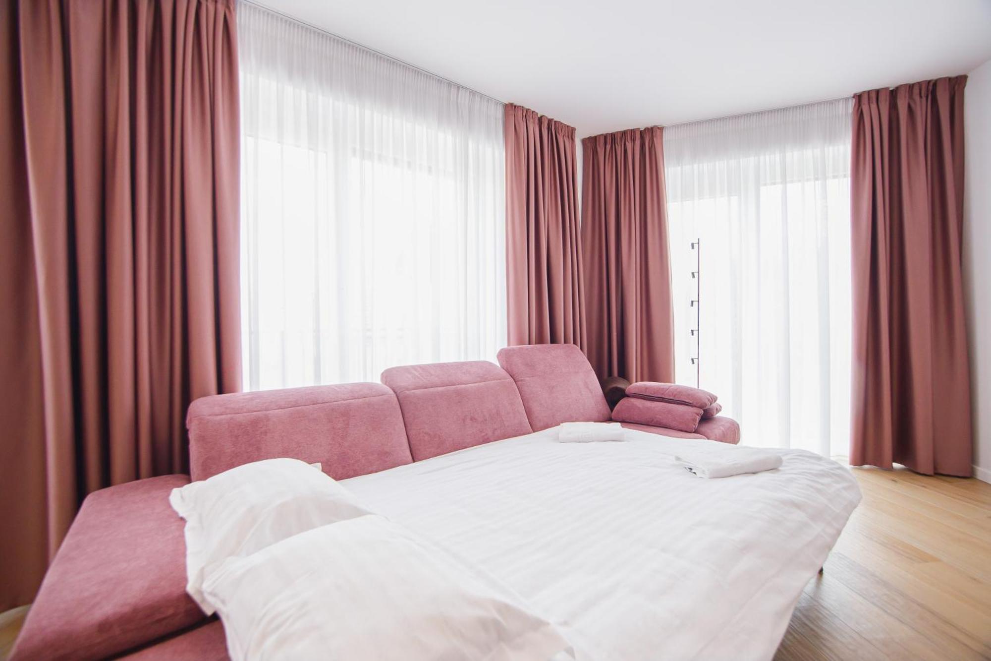 Pink Sahara Near Center * Oradea